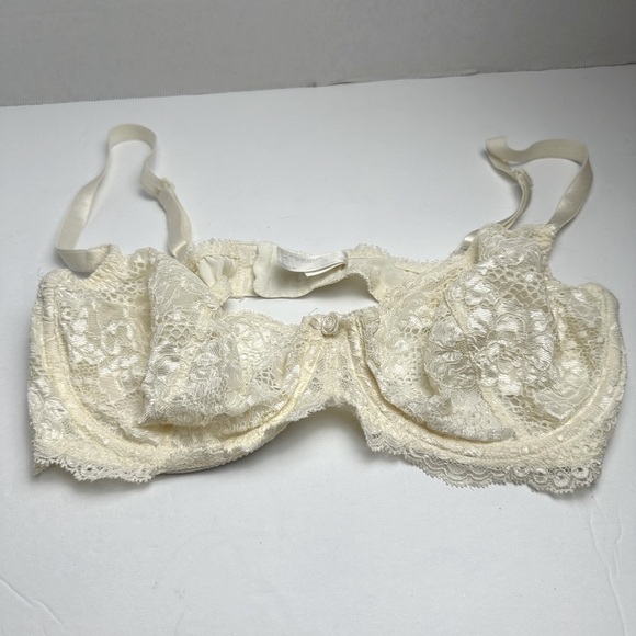 Victoria's Secret Vintage Ivory Lace Unlined Underwire Bra Size 36D - Picture 2 of 5